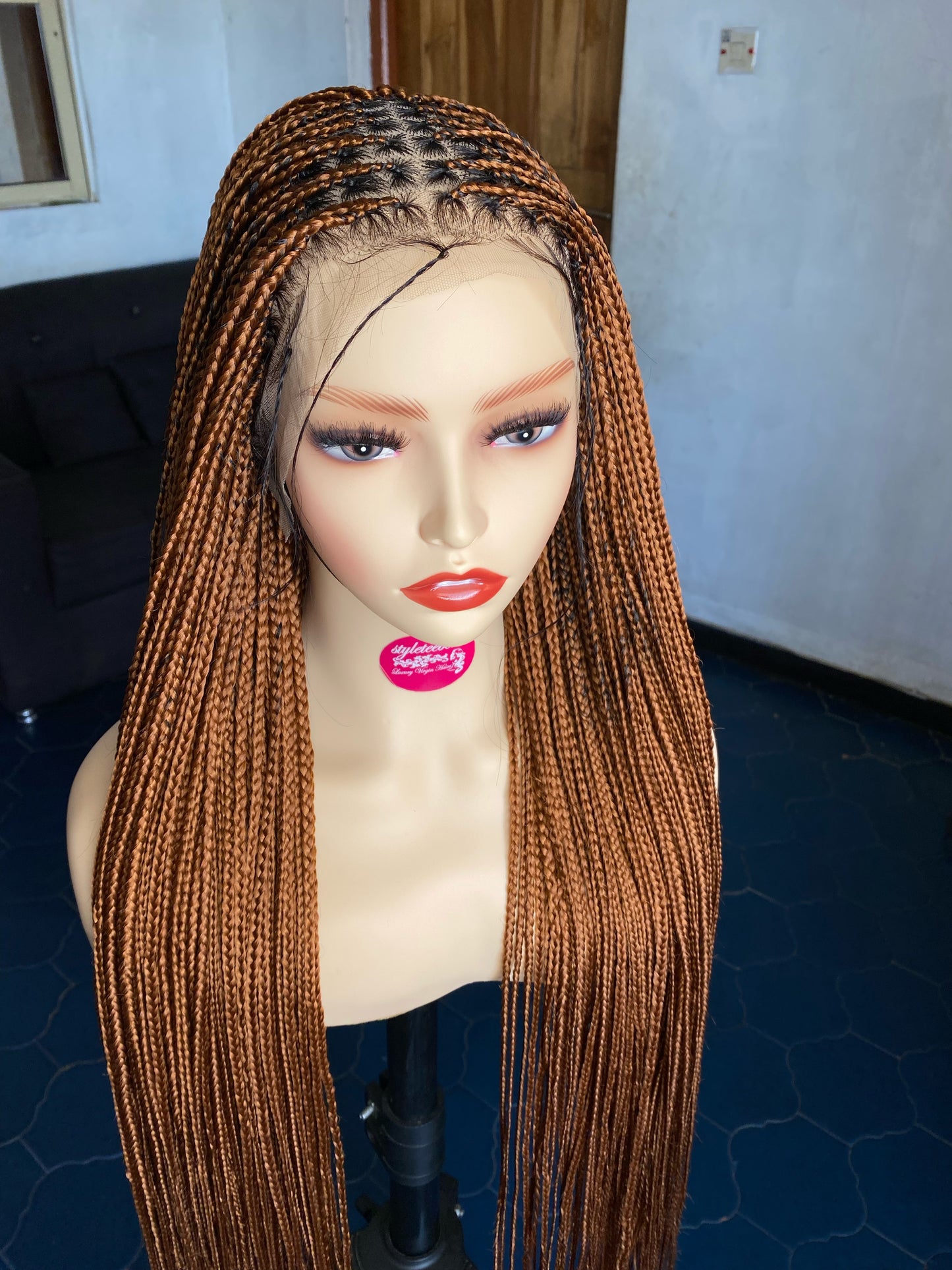 Lux knotless slim wig(kanekalon)